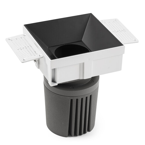 DEEP90 Black square frameless downlight 15° 2700K CRI90 spread