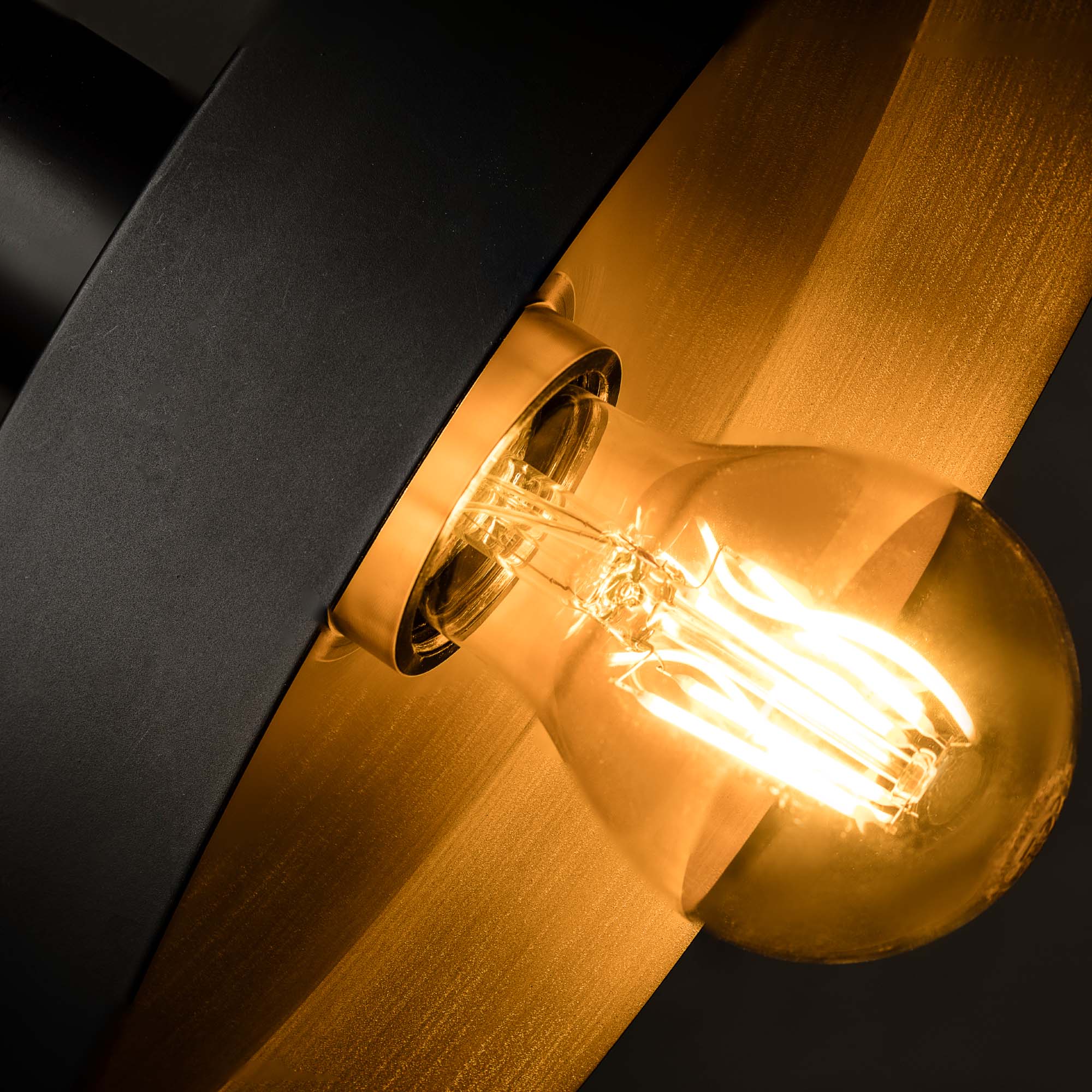 WHIZZ 7L Black/golden pendant lamp