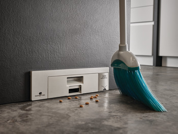 Kitchen vacuum for plinths, Slimline, Sweepovac - 565.29.193