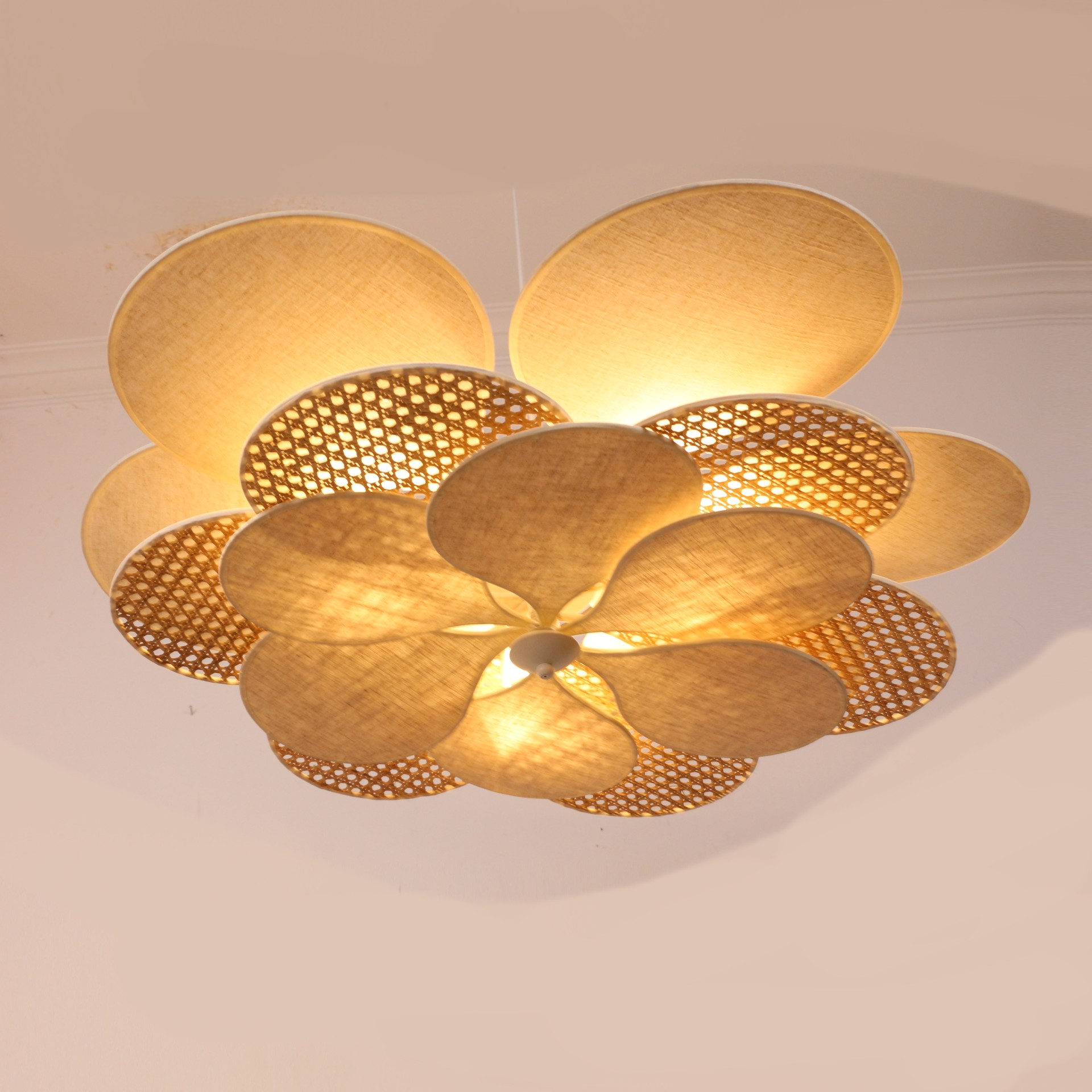 Yeni Papatya Doğal Hazeran ve Kumaş Avize